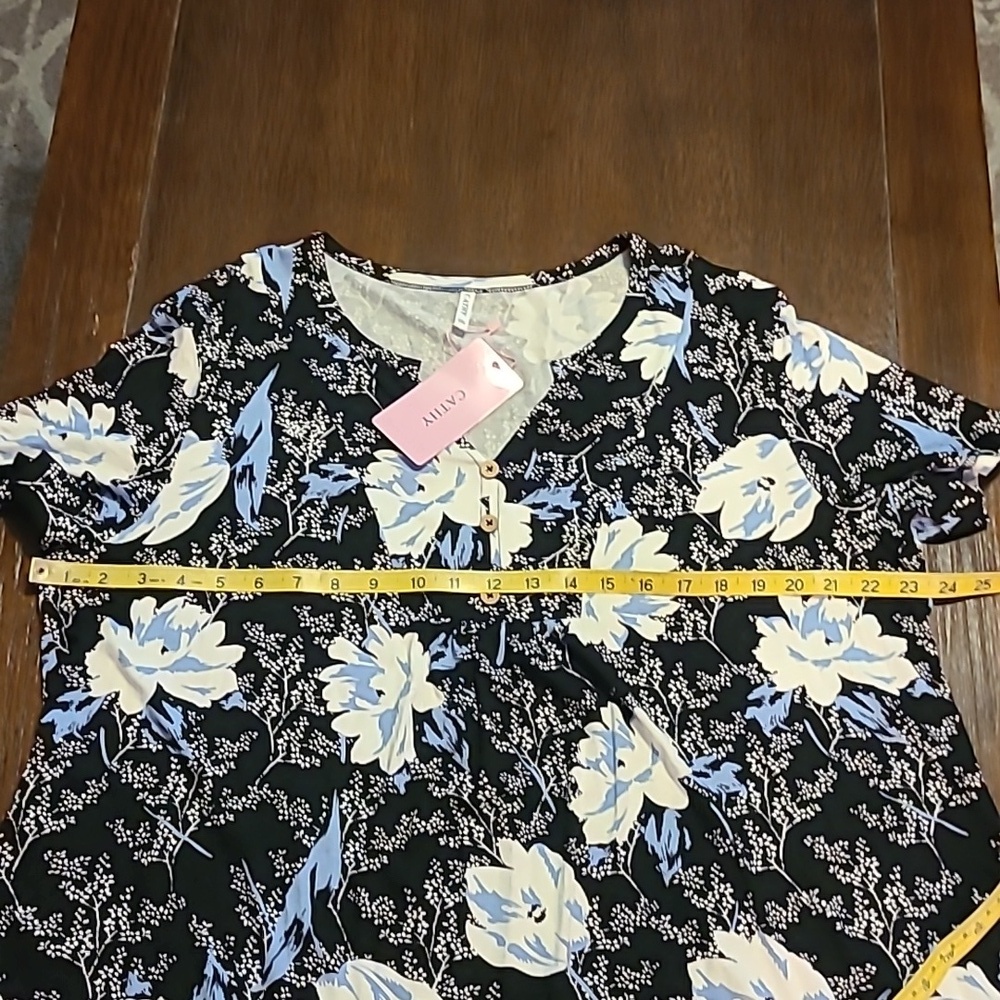 Cathy NWT Floral Shirt - Ladies 2XL - Picture 6 of 9